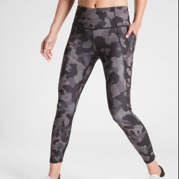 Athleta Lightning Camo Tight Leggings High Rise Ankle Black Gray Size Medium - Picture 1 of 6